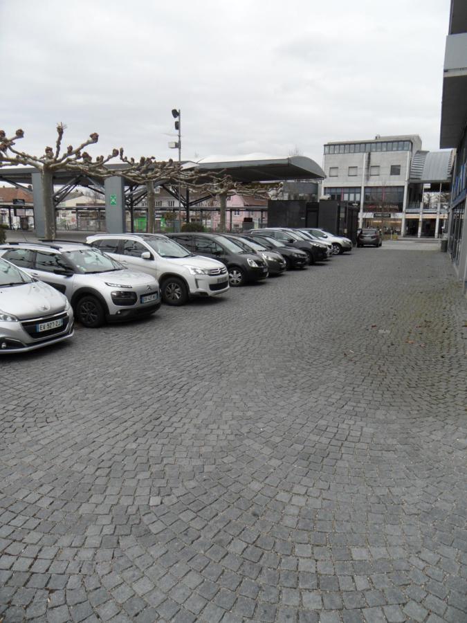 # Studio Bon Emplacement Avec Parking # Illzach Buitenkant foto